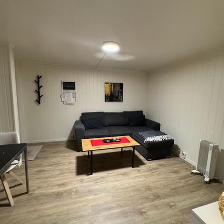 Liten Eldre Og Koselig Studiohybel Svolvær Exterior foto