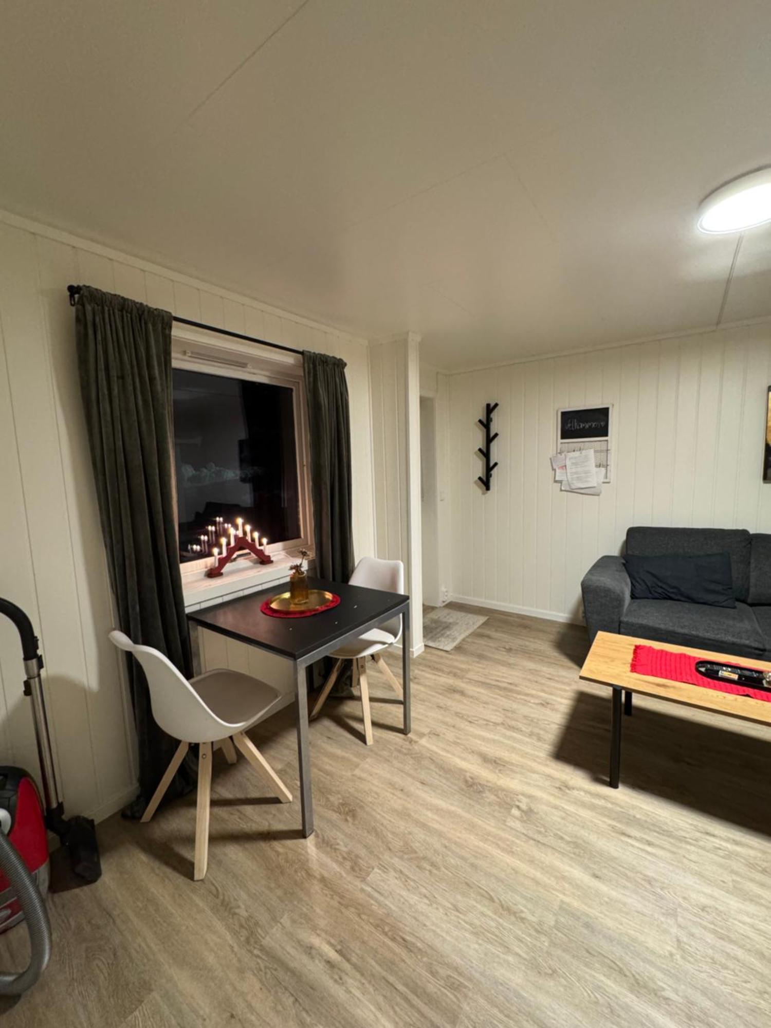 Liten Eldre Og Koselig Studiohybel Svolvær Exterior foto